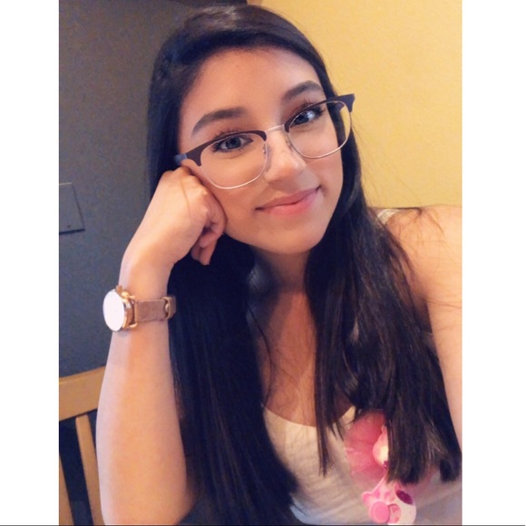 Meet your Posher, Jaqueline - Picture 1 of 1